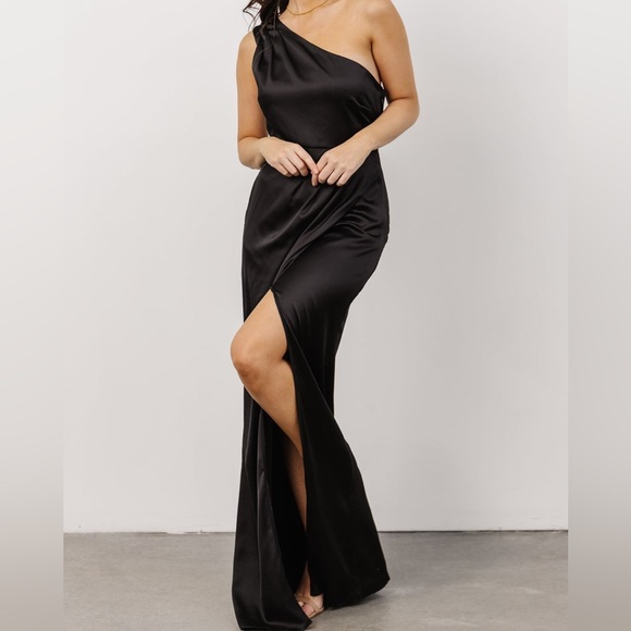 (Black)Morgan One Shoulder Gown - Picture 2 of 14
